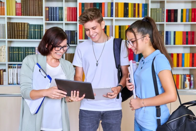 cómo están innovando los liceos técnicos para el futuro laboral